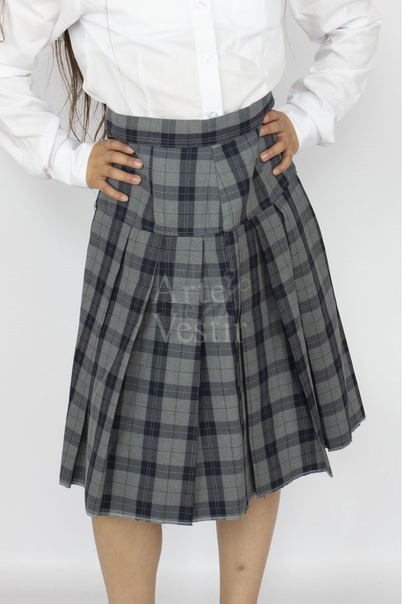 FALDA GRIS ESCOCES POLITECNICO MUJER PUERTO NATALES