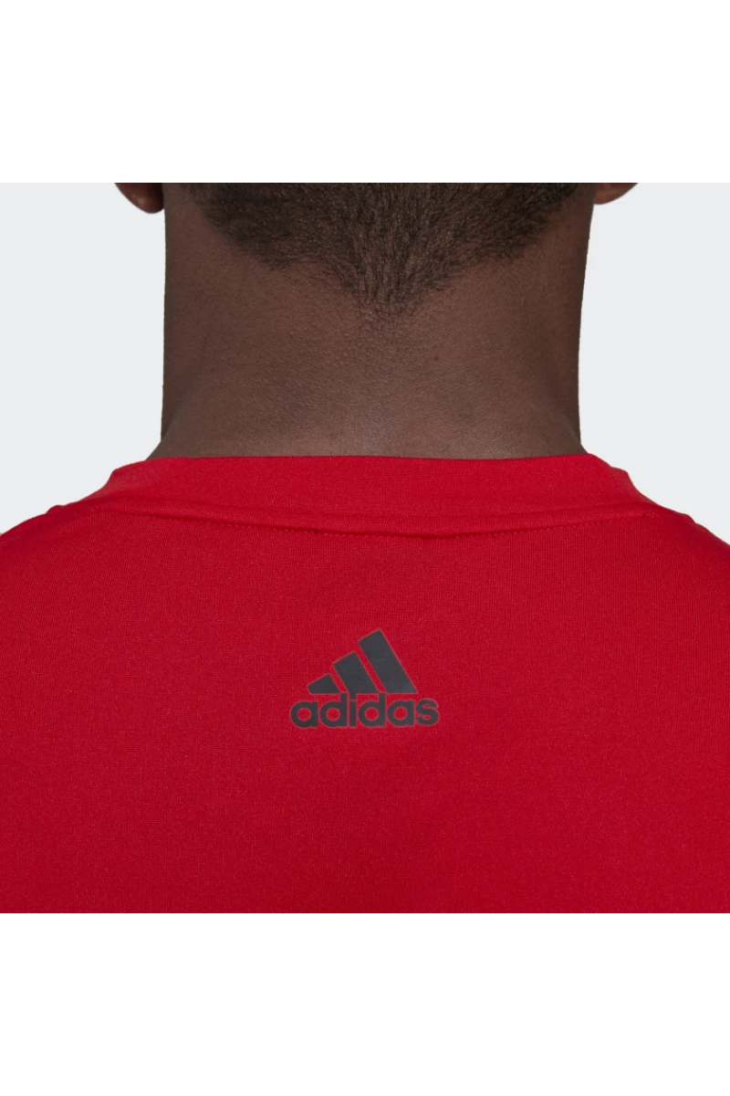POLERA ADIDAS HOMBRE BADGE OF SPORT ROJO POLERA ADIDAS HOMBRE BADGE OF SPORT ROJO