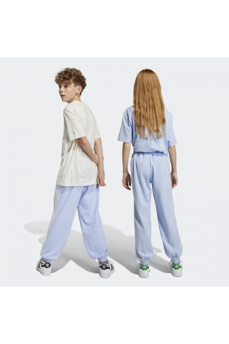 PANTALÓN ADIDAS ORIGINAL NIÑOS UNISEX ESTAMPADO CELESTE PANTALÓN ADIDAS ORIGINAL NIÑOS UNISEX ESTAMPADO CELESTE