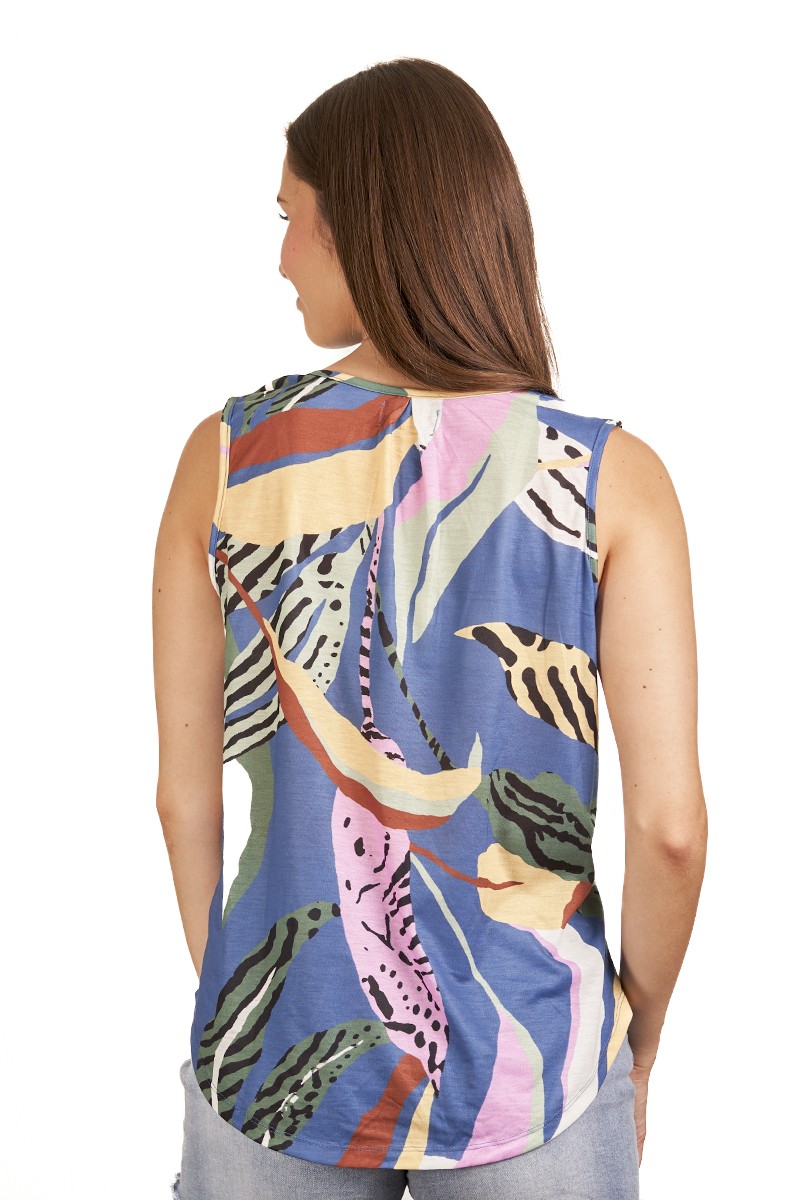 POLERA ARYA MUJER MADDY ESTAMPADO AZUL POLERA ARYA MUJER MADDY ESTAMPADO AZUL
