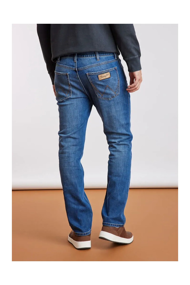 JEANS WRANGLER HOMBRE GREENSBORO SKY AZUL