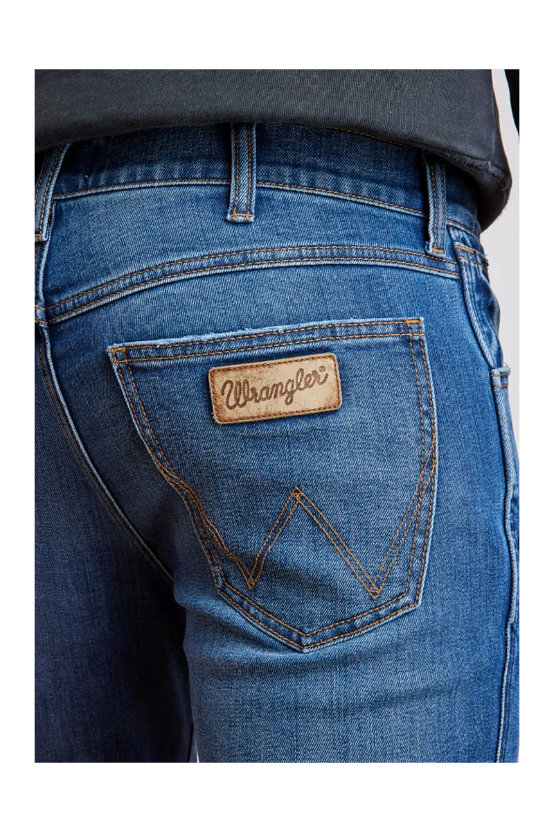 JEANS WRANGLER HOMBRE GREENSBORO SKY AZUL