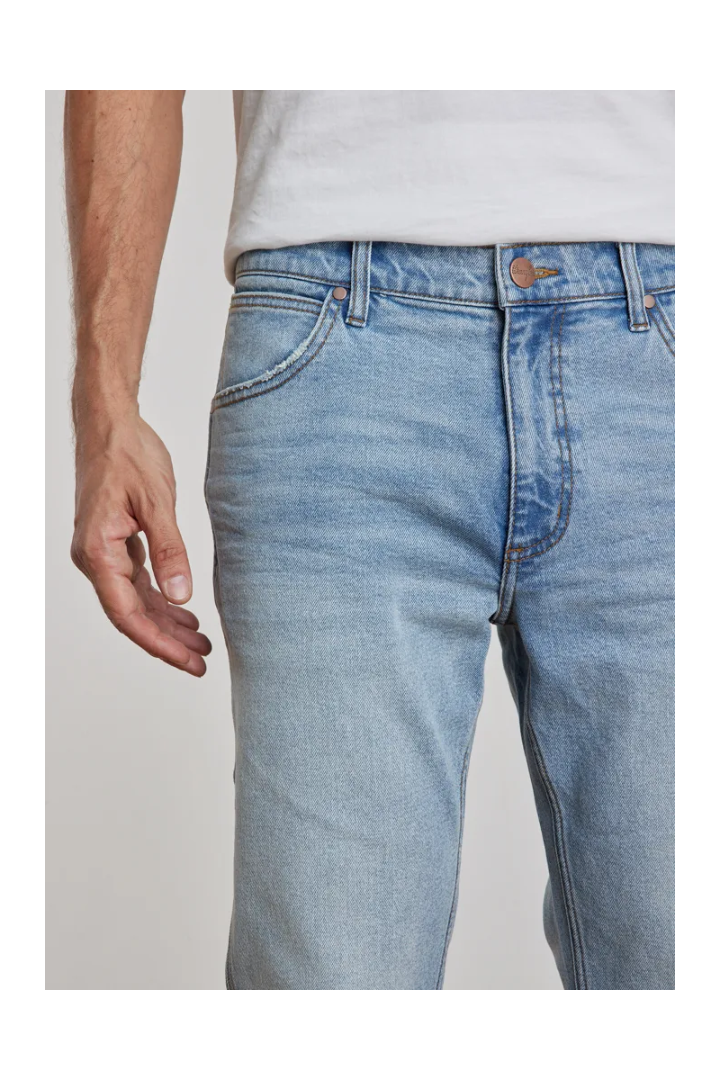 JEANS WRANGLER HOMBRE GREENSBORO CELESTE