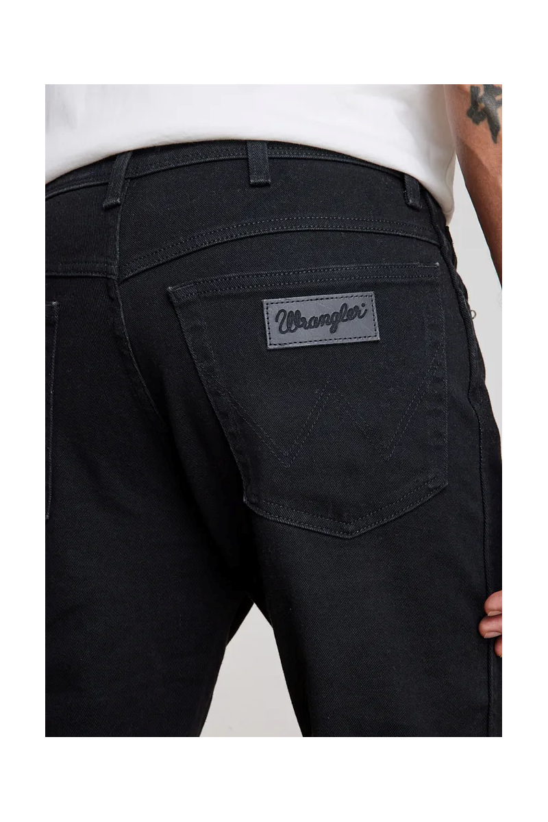 JEANS WRANGLER HOMBRE REGULAR FIT NEGRO