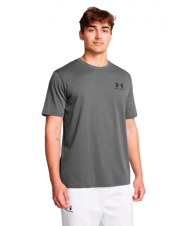 POLERA UNDER ARMOUR HOMBRE LEFT CHEST GRIS