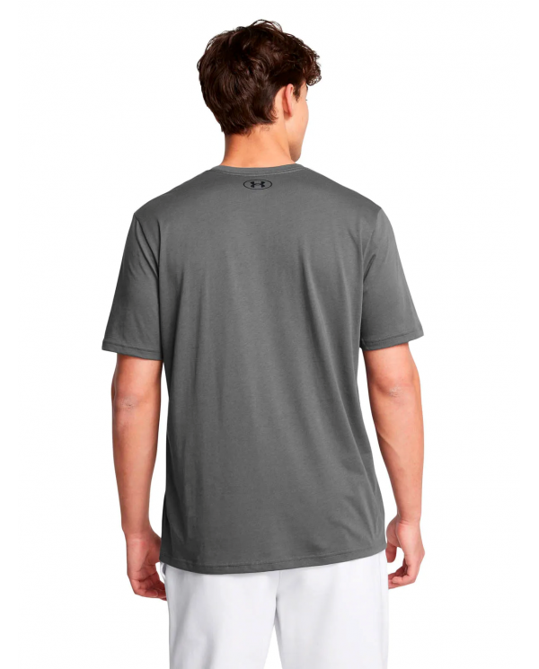 POLERA UNDER ARMOUR HOMBRE LEFT CHEST GRIS