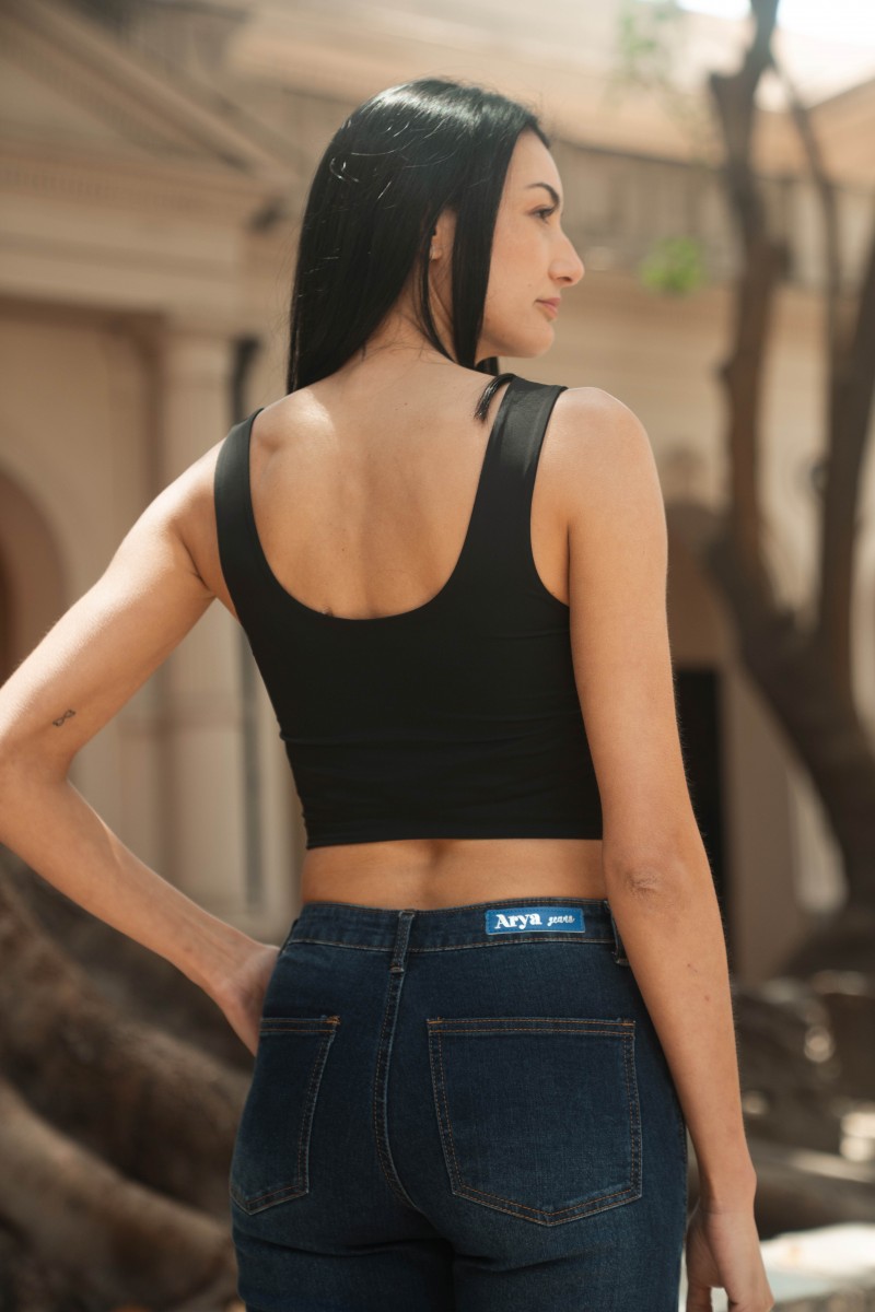 TOP ARYA MUJER SERENA NEGRO