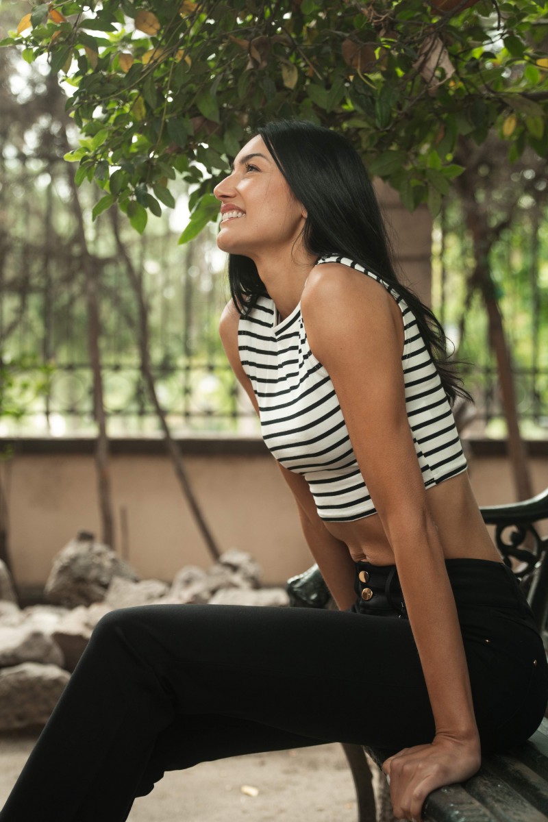 POLERA SIN MANGA ARYA MUJER FIORE PRINT