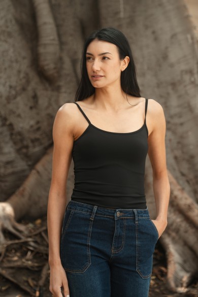 POLERA SIN MANGA ARYA MUJER DALIA NEGRO