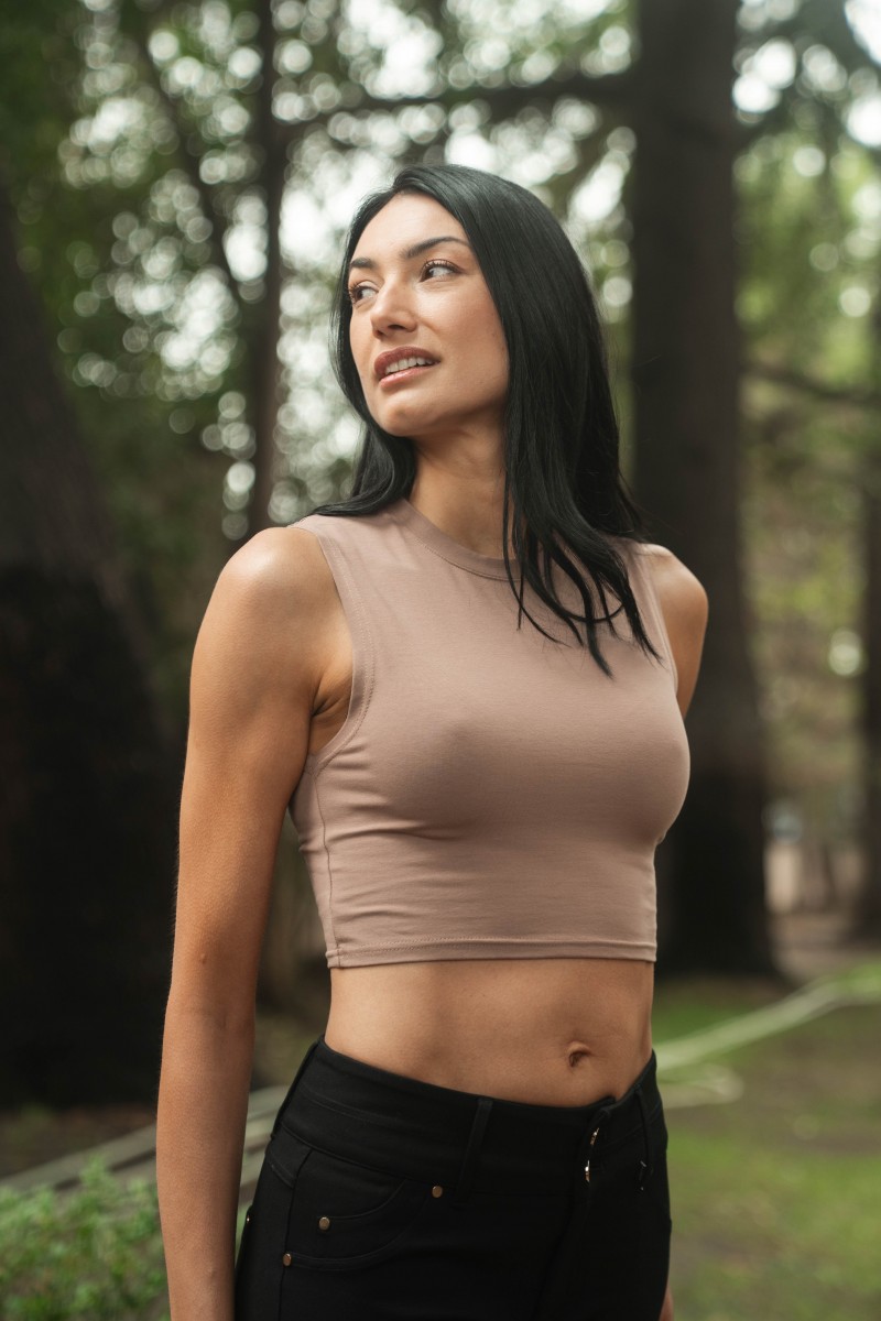 POLERA SIN MANGA ARYA MUJER FIORE CAFE