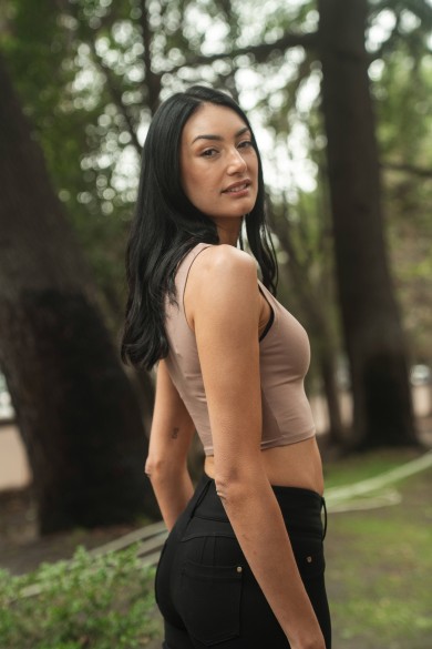 POLERA SIN MANGA ARYA MUJER FIORE CAFE