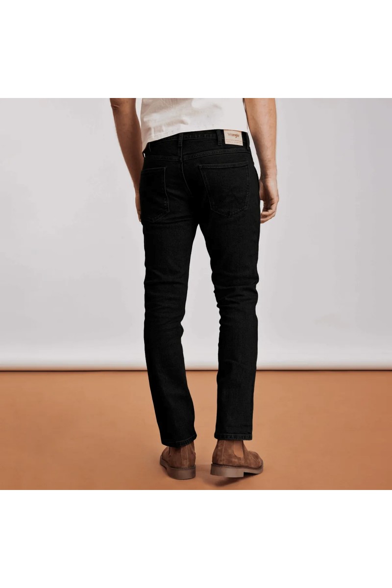 JEANS WRANGLER HOMBRE REGULAR STRAIGHT FIT NEGRO