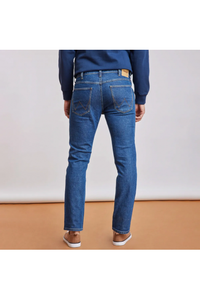 JEANS WRANGLER HOMBRE REGULAR STRAIGHT FIT AZUL